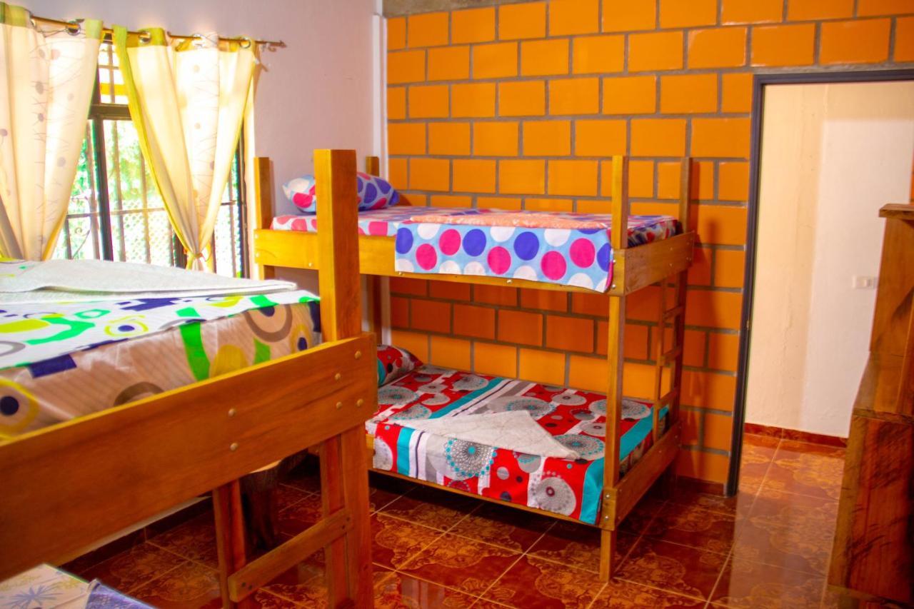 Hostal Luna Llena Мокоа Экстерьер фото